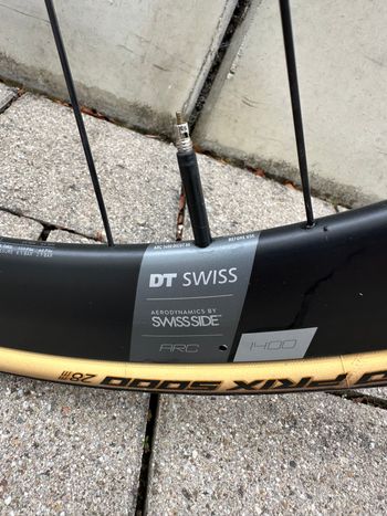 Used Canyon Ultimate CF SL Disc 8.0 Di2 2020 2020 Road & Gravel, Black — image 11 of 12