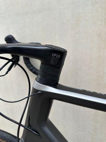 Used Canyon Ultimate CF SL Disc 8.0 Di2 2020 2020 Road & Gravel, Black — image 9 of 12