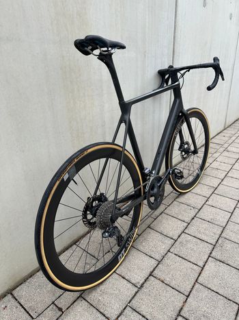 Used Canyon Ultimate CF SL Disc 8.0 Di2 2020 2020 Road & Gravel, Black — image 10 of 12