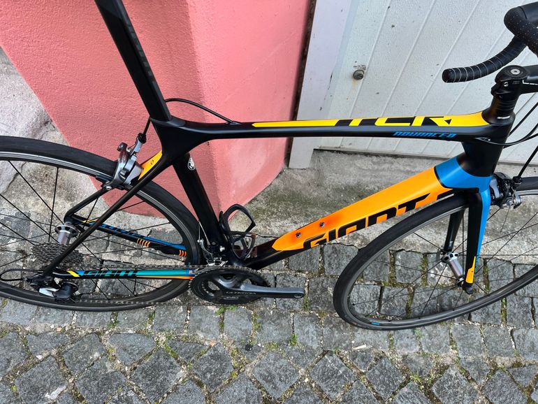 Used Giant TCR Advanced 1 2017 2017 Road & Gravel, Black — image 2 of 7