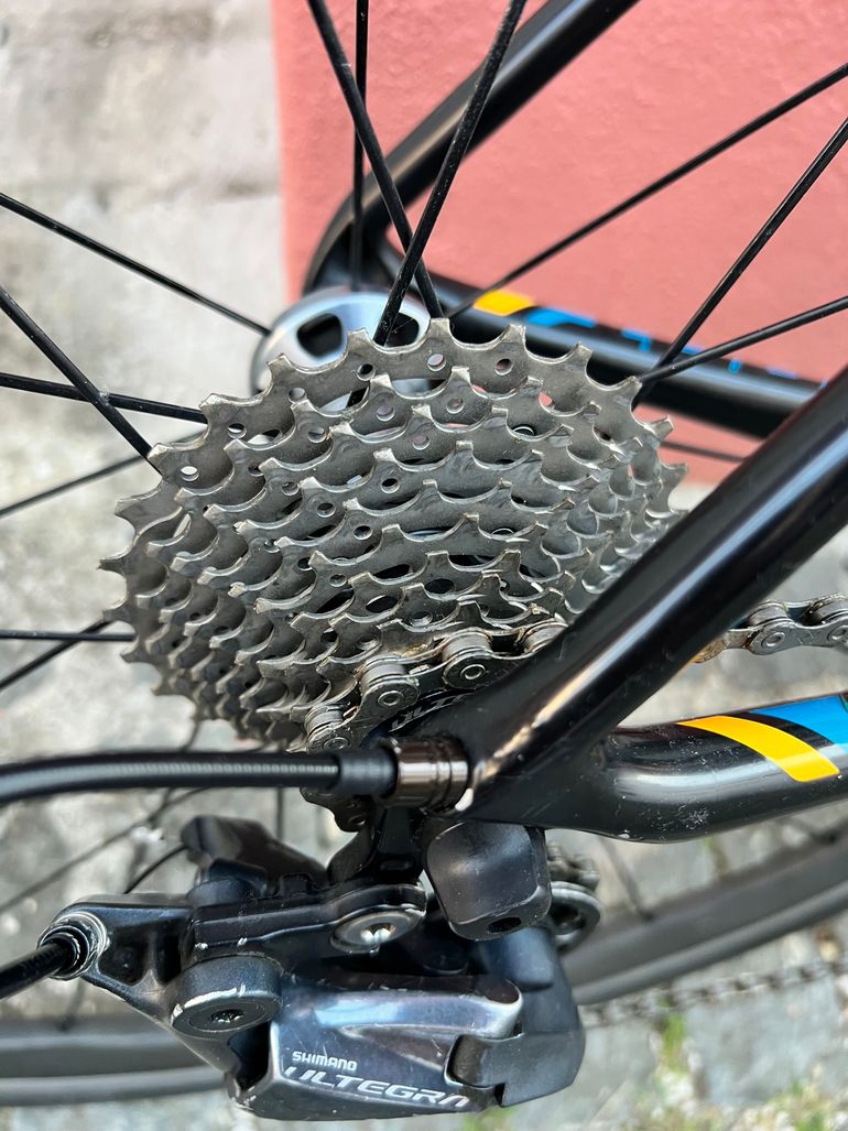 Used Giant TCR Advanced 1 2017 2017 Road & Gravel, Black — image 5 of 7
