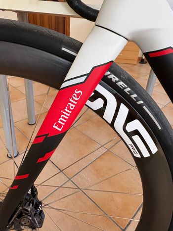 Used Colnago V5Rs Shimano Dura Ace Di2 2026 Road & Gravel — image 15 of 24