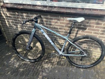 Used Trek Trek Custom Shimano SLX 2021 Mountainbike, Light Gray — image 6 of 18