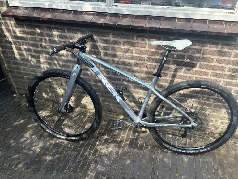 Used Trek Trek Custom Shimano SLX 2021 Mountainbike, Light Gray — image 6 of 18
