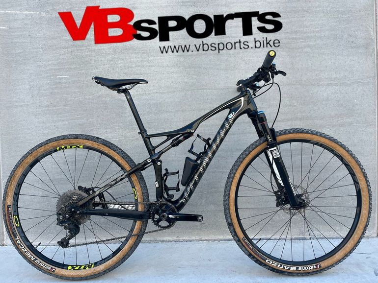 Used Specialized Epic Comp Carbon 29 2014 2014 Mountainbike — image 1 of 9