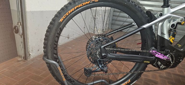 Used Mondraker CRAFTY CARBON XR 2023 2023 Mountainbike, Light Gray, 29 — image 3 of 5