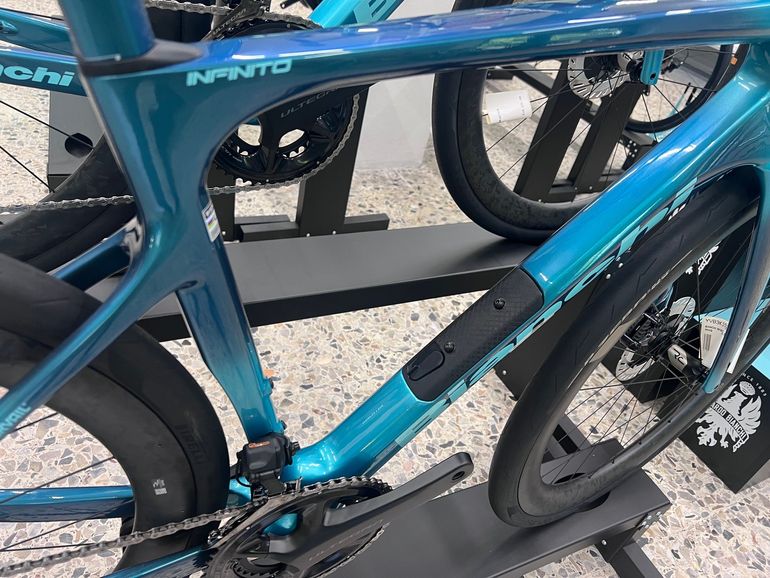 Used Bianchi BIANCHI INFINITO PRO ULTEGRA DI2 POWERMETER 2026 Road & Gravel — image 6 of 11