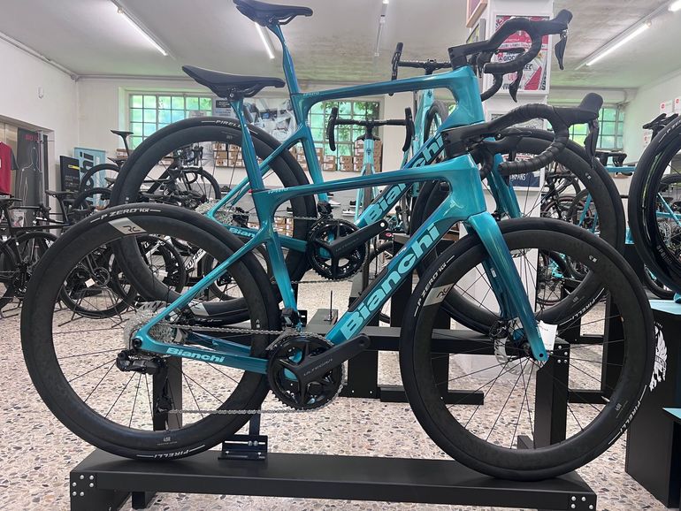 Used Bianchi BIANCHI INFINITO PRO ULTEGRA DI2 POWERMETER 2026 Road & Gravel — image 1 of 11