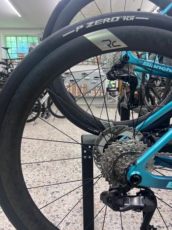 Used Bianchi BIANCHI INFINITO PRO ULTEGRA DI2 POWERMETER 2026 Road & Gravel — image 4 of 11