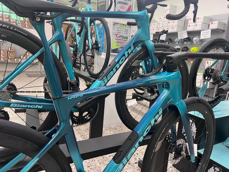 Used Bianchi BIANCHI INFINITO PRO ULTEGRA DI2 POWERMETER 2026 Road & Gravel — image 5 of 11