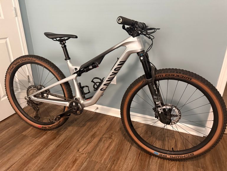 Used Canyon Lux Trail CF 8 2025 2025 Mountainbike, Light Gray — image 2 of 4