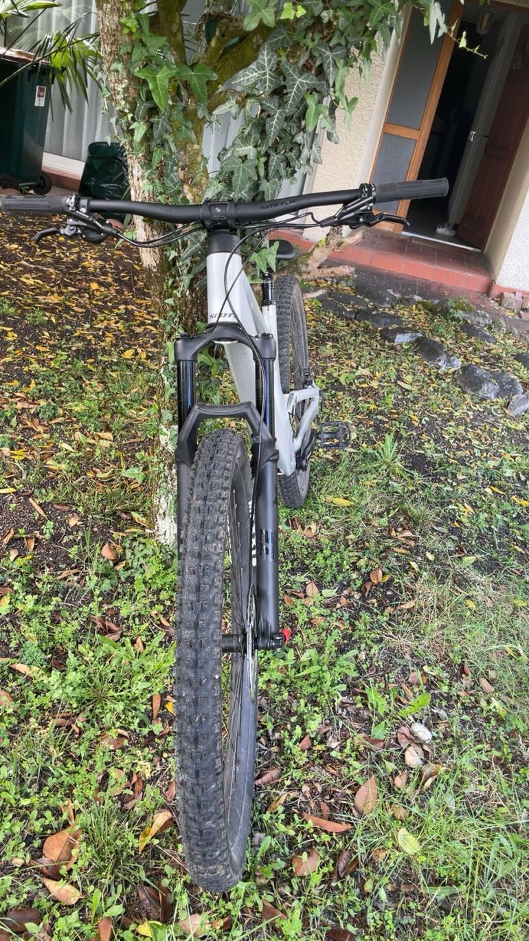 Used Scott Genius 940 2025 2025 Mountainbike, Light Gray, 29 — image 5 of 7