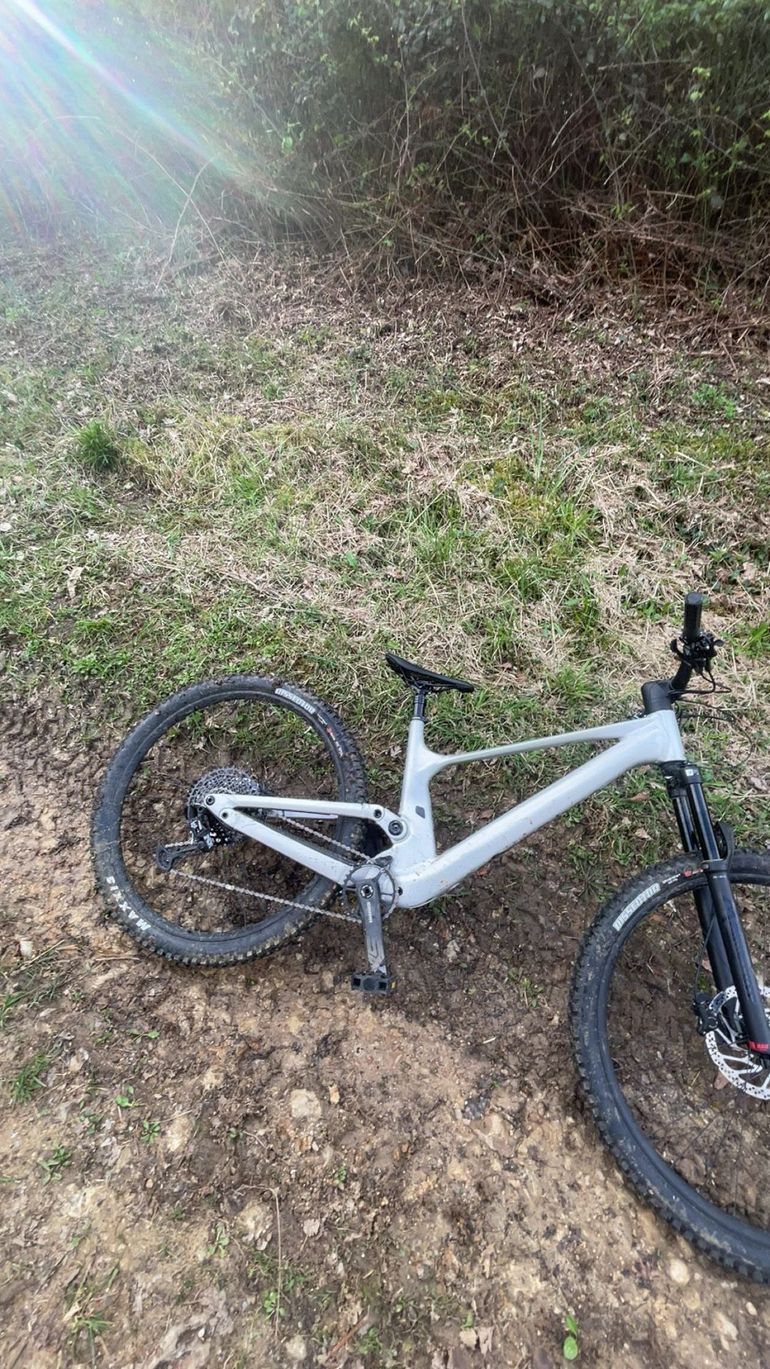 Used Scott Genius 940 2025 2025 Mountainbike, Light Gray, 29 — image 1 of 7