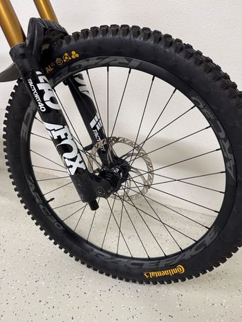 Used Santa Cruz V10 CC X01 2017 2017 Mountainbike, Black, 27.5 — image 16 of 23
