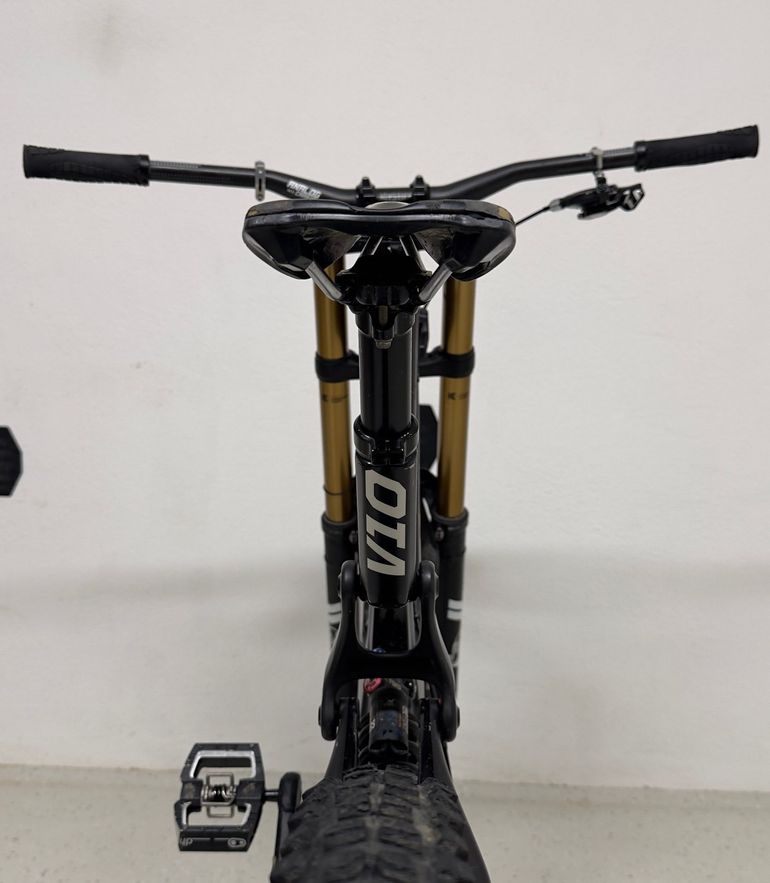 Used Santa Cruz V10 CC X01 2017 2017 Mountainbike, Black, 27.5 — image 3 of 23