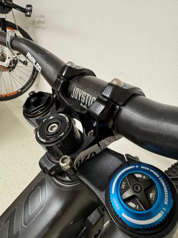 Used Santa Cruz V10 CC X01 2017 2017 Mountainbike, Black, 27.5 — image 13 of 23