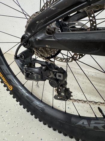 Used Santa Cruz V10 CC X01 2017 2017 Mountainbike, Black, 27.5 — image 15 of 23