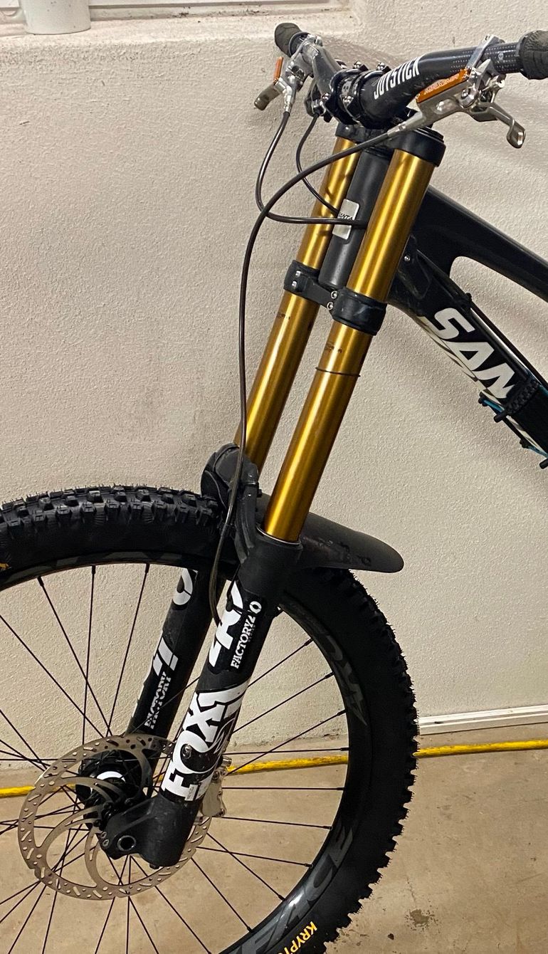 Used Santa Cruz V10 CC X01 2017 2017 Mountainbike, Black, 27.5 — image 18 of 23