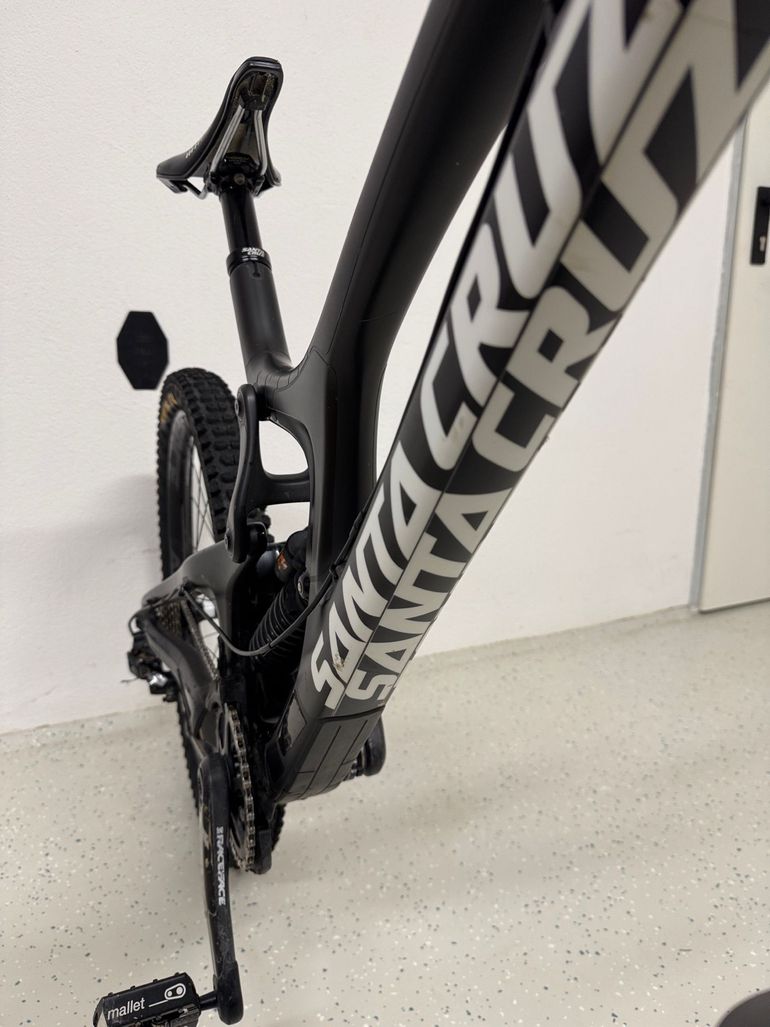 Used Santa Cruz V10 CC X01 2017 2017 Mountainbike, Black, 27.5 — image 11 of 23