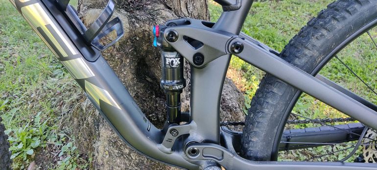 Used Trek Top Fuel 7 2023 2023 Mountainbike, Light Gray, 29 — image 3 of 15