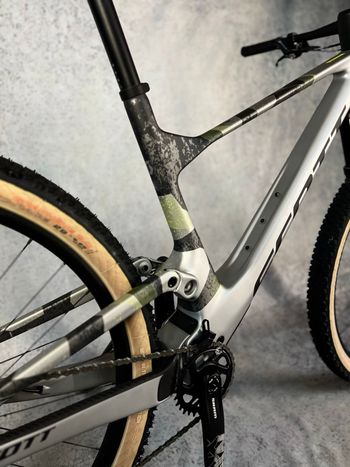 Used Scott Spark RC Comp 2025 2025 Mountainbike, Light Gray, 29 — image 6 of 11