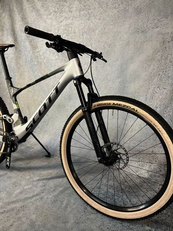 Used Scott Spark RC Comp 2025 2025 Mountainbike, Light Gray, 29 — image 7 of 11