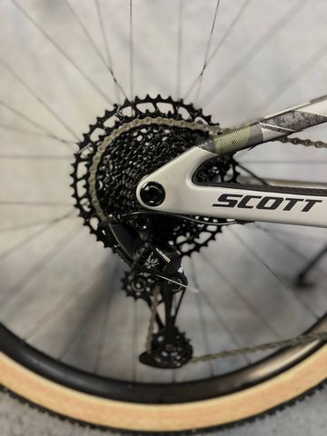 Used Scott Spark RC Comp 2025 2025 Mountainbike, Light Gray, 29 — image 4 of 11