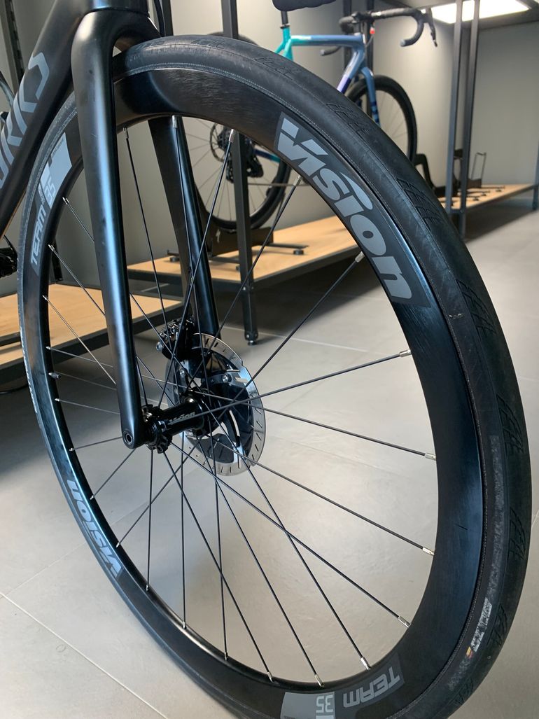 Used S Works Specialized S-works Tarmac Sl6 Disc 2019 Road & Gravel — image 4 of 14