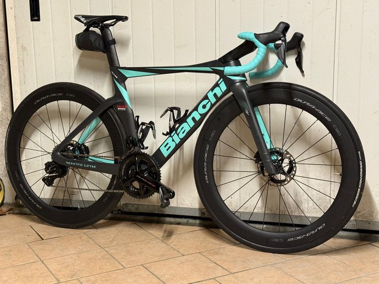 Used Bianchi Oltre RC Team Arkea B&B Hotels Replica 2023 2023 Road & Gravel — image 1 of 4