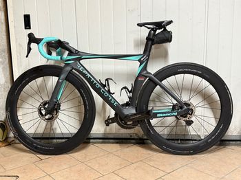 Used Bianchi Oltre RC Team Arkea B&B Hotels Replica 2023 2023 Road & Gravel — image 2 of 4