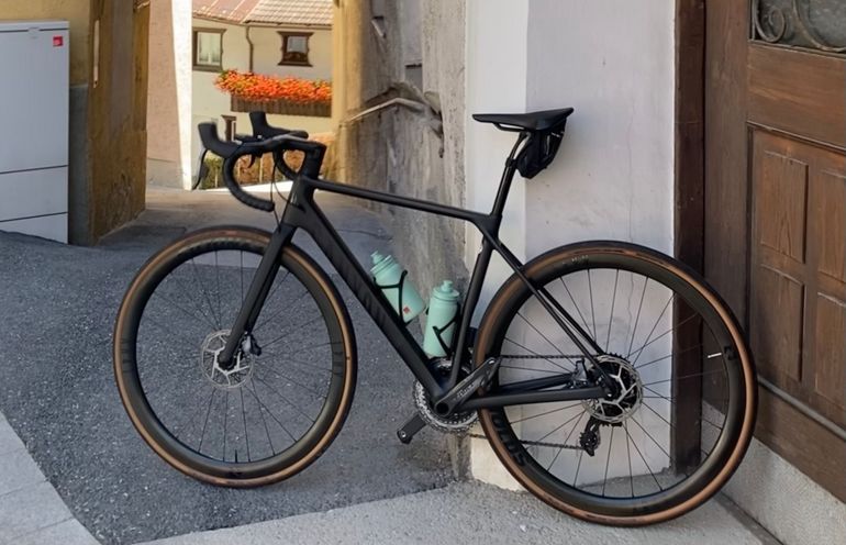 Used Canyon Endurace CF SLX 8 Disc eTap 2021 2021 Road & Gravel — image 3 of 3