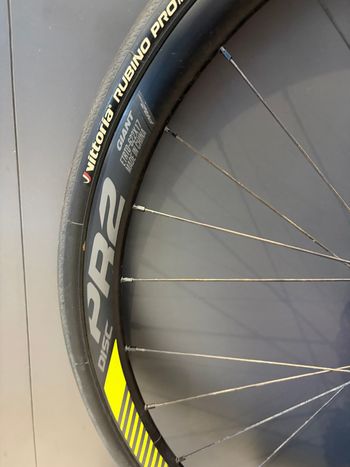 Used Giant Defy Advanced 1 2018 2018 Road & Gravel — image 10 of 10