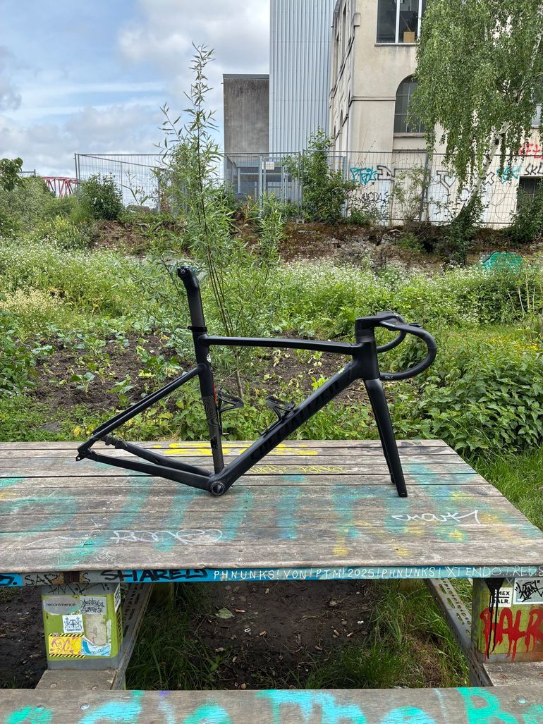 Used Specialized Allez Frameset 2023 Road & Gravel, Black — image 1 of 5