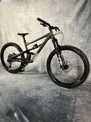 Used Specialized Status 160 2022 2022 Mountainbike, Green, 29 — image 2 of 12