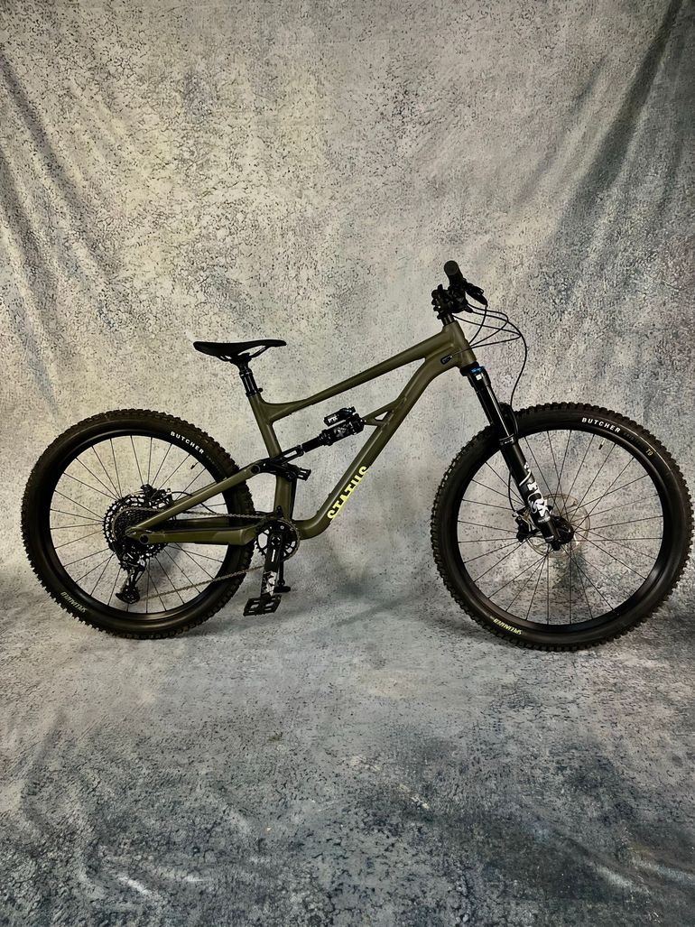 Used Specialized Status 160 2022 2022 Mountainbike, Green, 29 — image 3 of 12