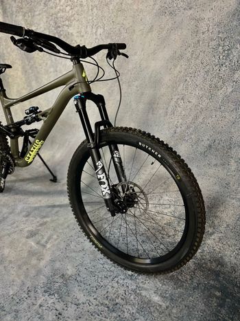 Used Specialized Status 160 2022 2022 Mountainbike, Green, 29 — image 8 of 12