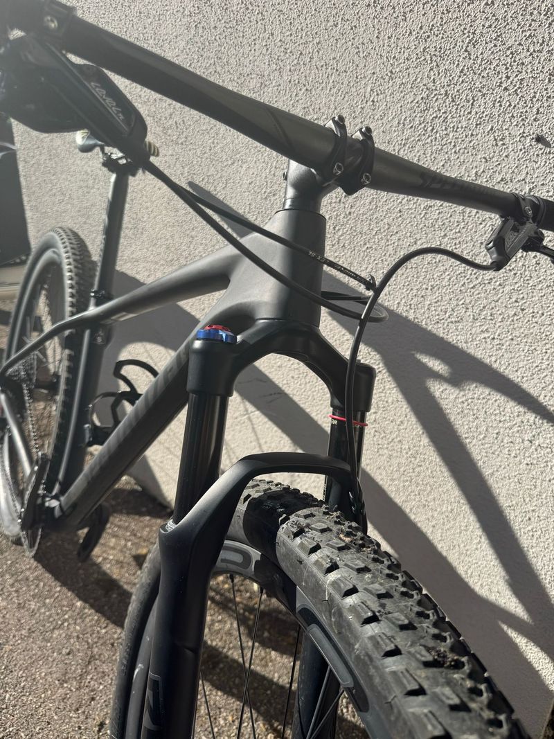 Specialized Epic Hardtail Expert 2020 2020 Mountainbike de segunda mano, Negro — imagen 2 de 8