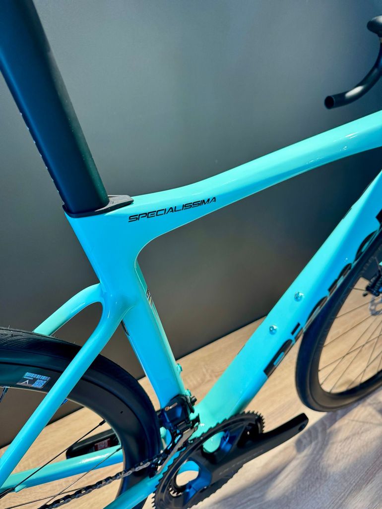 Used Bianchi Specialissima COMP Ultegra Di2 2024 2024 Road & Gravel, Green — image 6 of 7