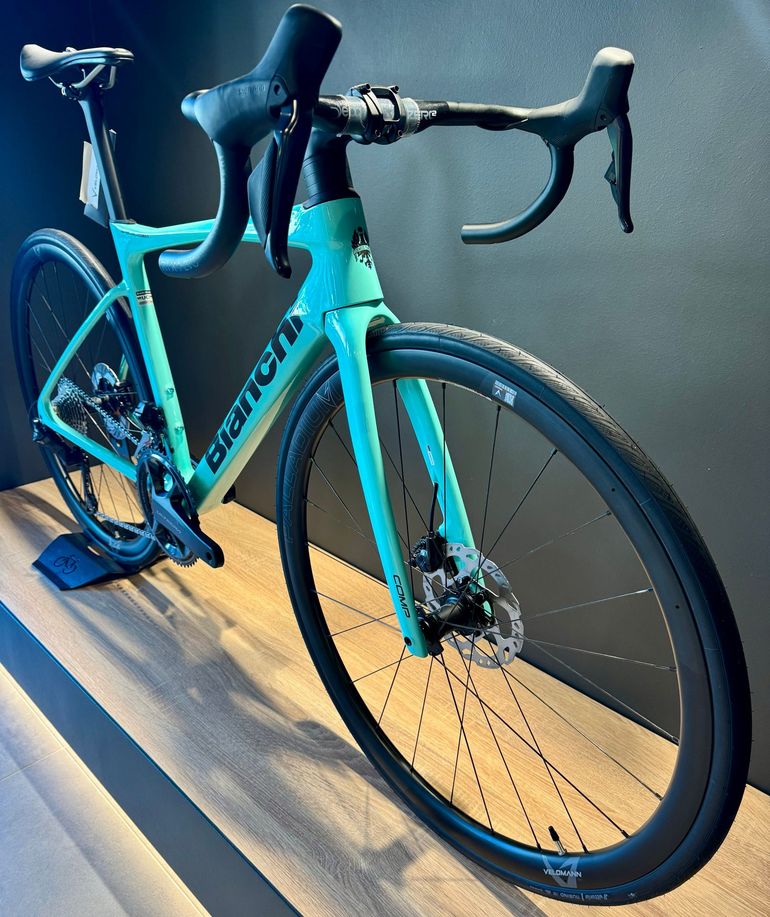 Used Bianchi Specialissima COMP Ultegra Di2 2024 2024 Road & Gravel, Green — image 4 of 7