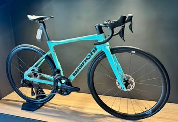 Used Bianchi Specialissima COMP Ultegra Di2 2024 2024 Road & Gravel, Green — image 3 of 7