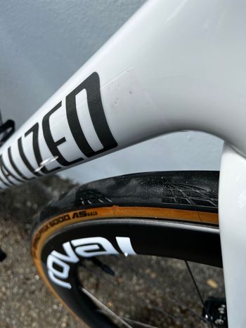 Used Specialized Tarmac SL7 Sport - Shimano 105 2025 2025 Road & Gravel, Light Gray — image 7 of 7