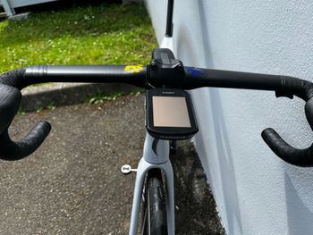 Used Specialized Tarmac SL7 Sport - Shimano 105 2025 2025 Road & Gravel, Light Gray — image 2 of 7