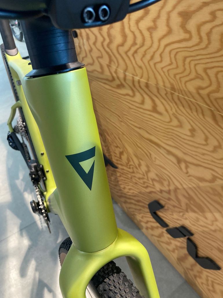 Used Giant Revolt Advanced Pro 0 2026 2026 Road & Gravel, Orange — image 5 of 9