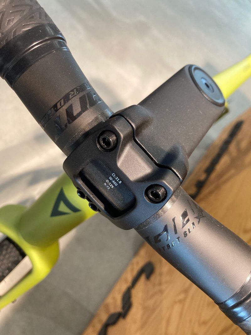 Used Giant Revolt Advanced Pro 0 2026 2026 Road & Gravel, Orange — image 6 of 9