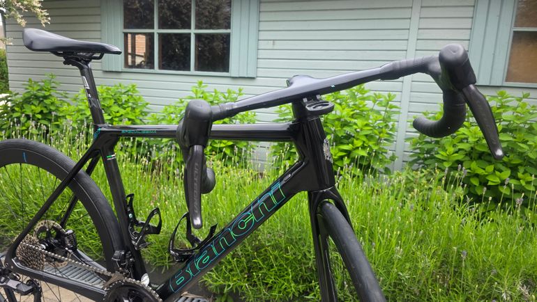 Used Bianchi Specialissima - Ultegra 2022 2022 Road & Gravel — image 12 of 15