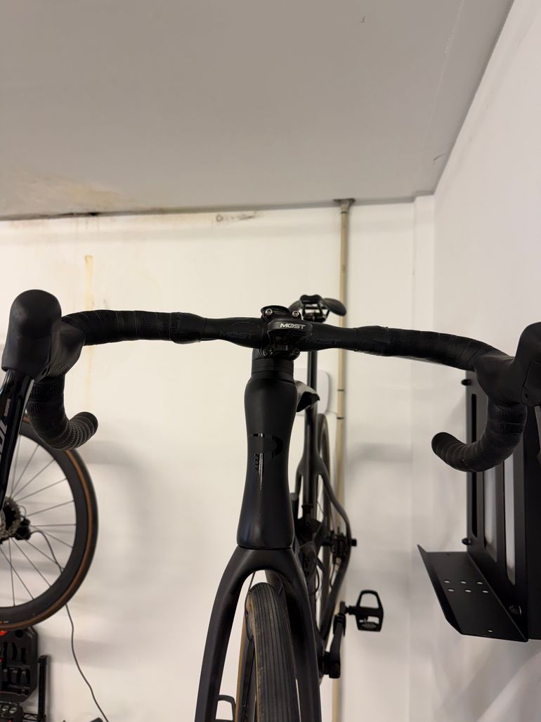 Used Pinarello X3 105 Di2 2024 2024 Road & Gravel, Black — image 4 of 5