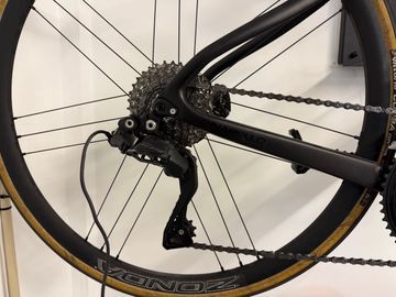 Brugt Pinarello X3 105 Di2 2024 2024 Road & Gravel — billede 3 af 5