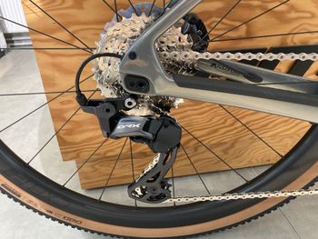 Used Giant Revolt Advanced 0 2025 2025 Road & Gravel — image 3 of 8