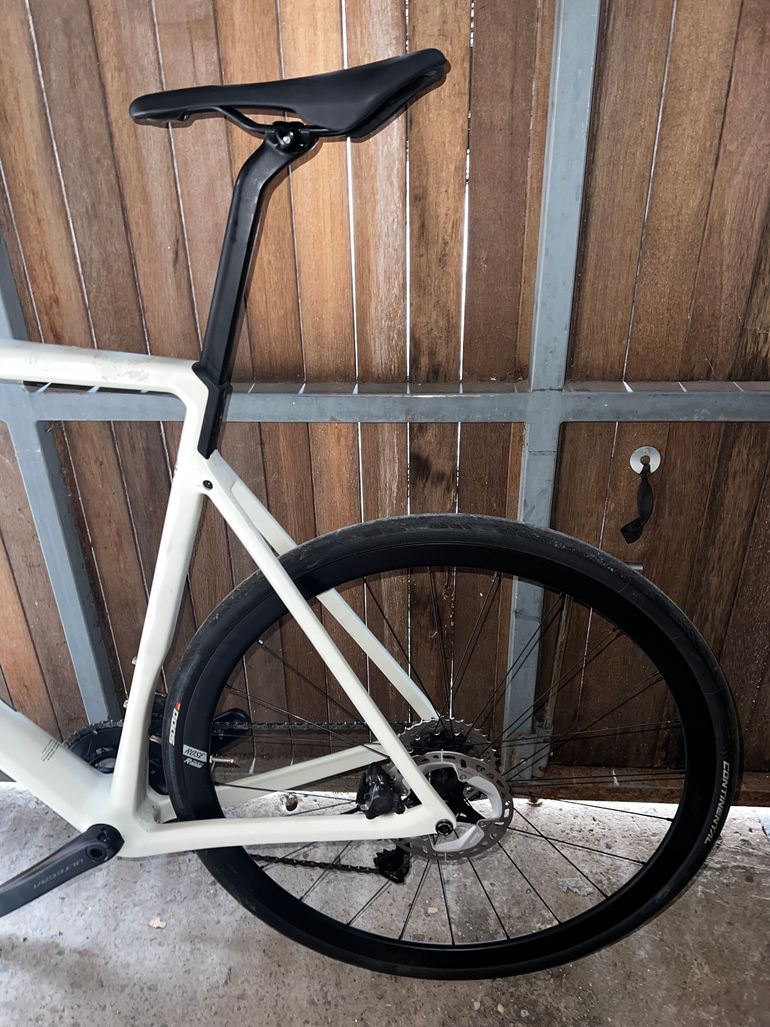 Used Rose Reveal 04 Ultegra Di2 2024 2024 Road & Gravel, White — image 4 of 6