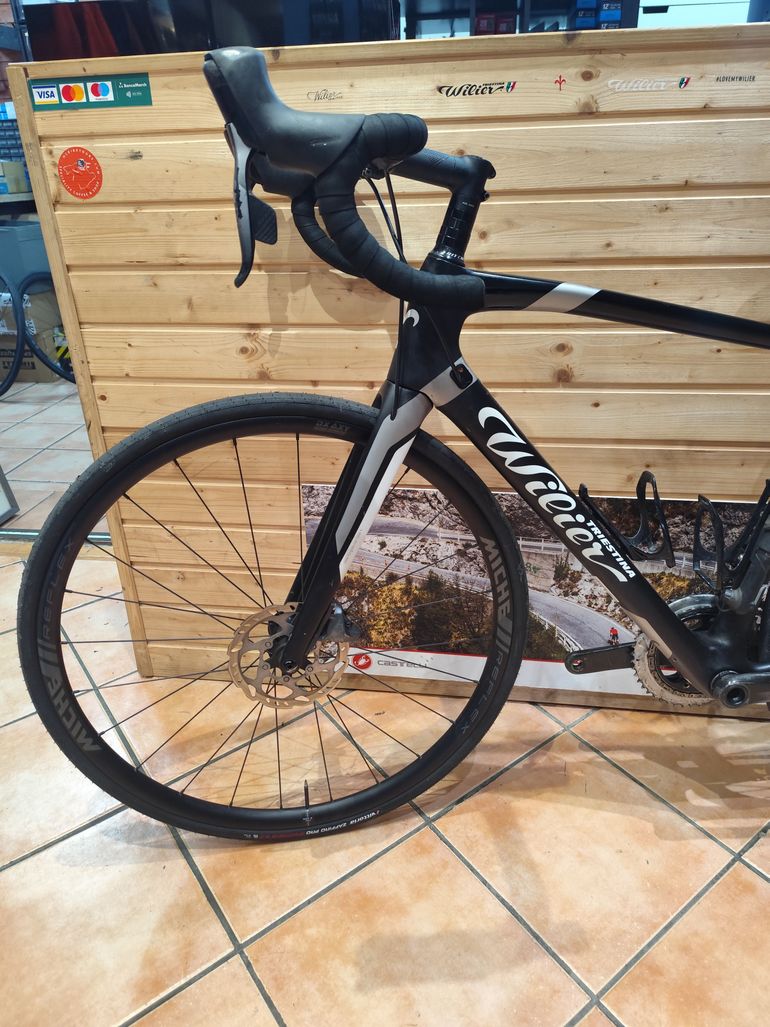 Used Wilier GTR TEAM DISC - SRAM FORCE 2023 Road & Gravel, Black — image 2 of 13
